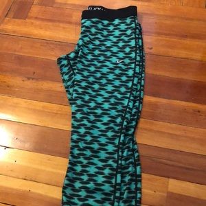 Nike Dri-Fit Cropped Leggings